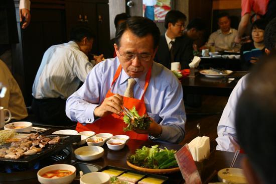 한승수 총리 초청 종로 돼지고기 시식회 (2009.5.1 12:00)