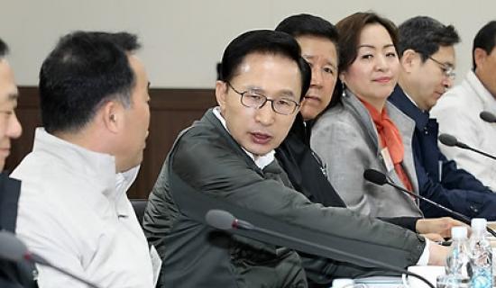 이명박 대통령과 양돈현안에 대한 의견을 나누고 있는 이병모 양돈협회장