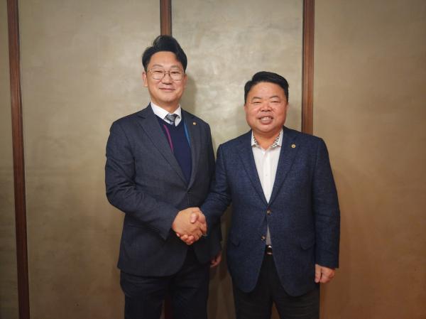 “사육두수 감축 아닌 기술 개선 중심으로” 곽상언 의원, 면담서 ‘가축분뇨 진흥법’ 발의 검토