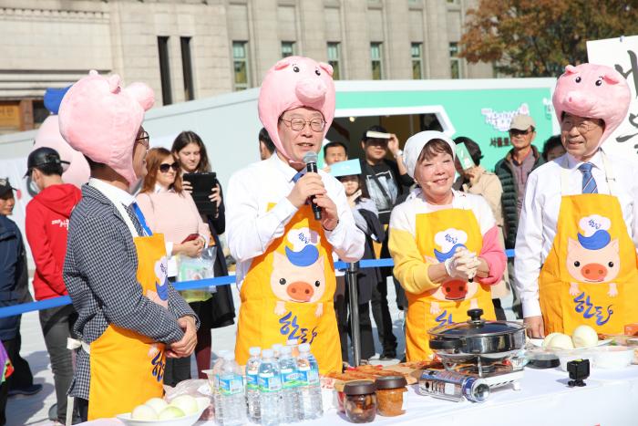 (11/1)한돈농가돕기 서울김장문화제 행사
